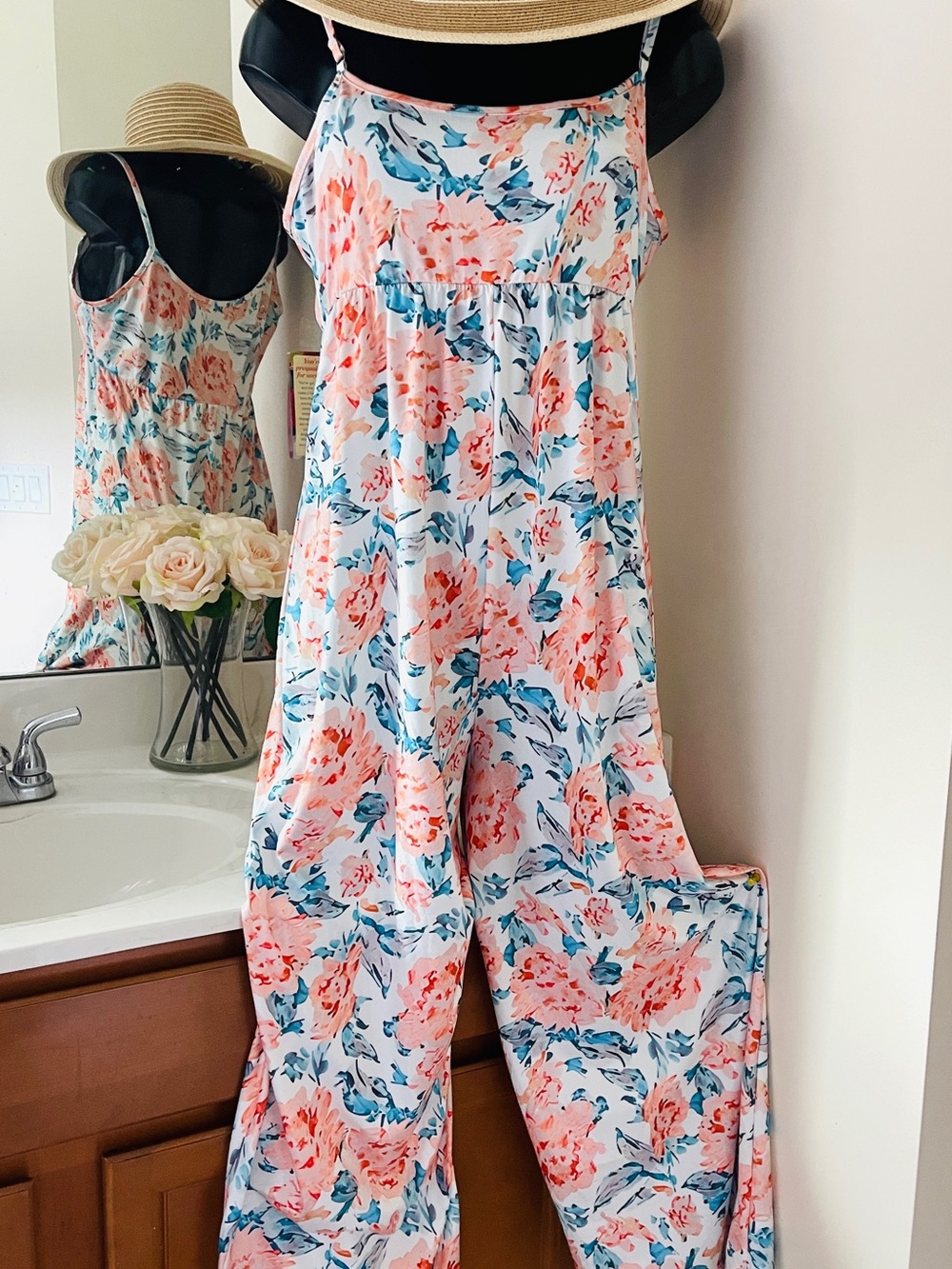 Floral Women’s Jumpsuit MEDIUM Blue Peach Spaghetti Strap Romper size M Stretch